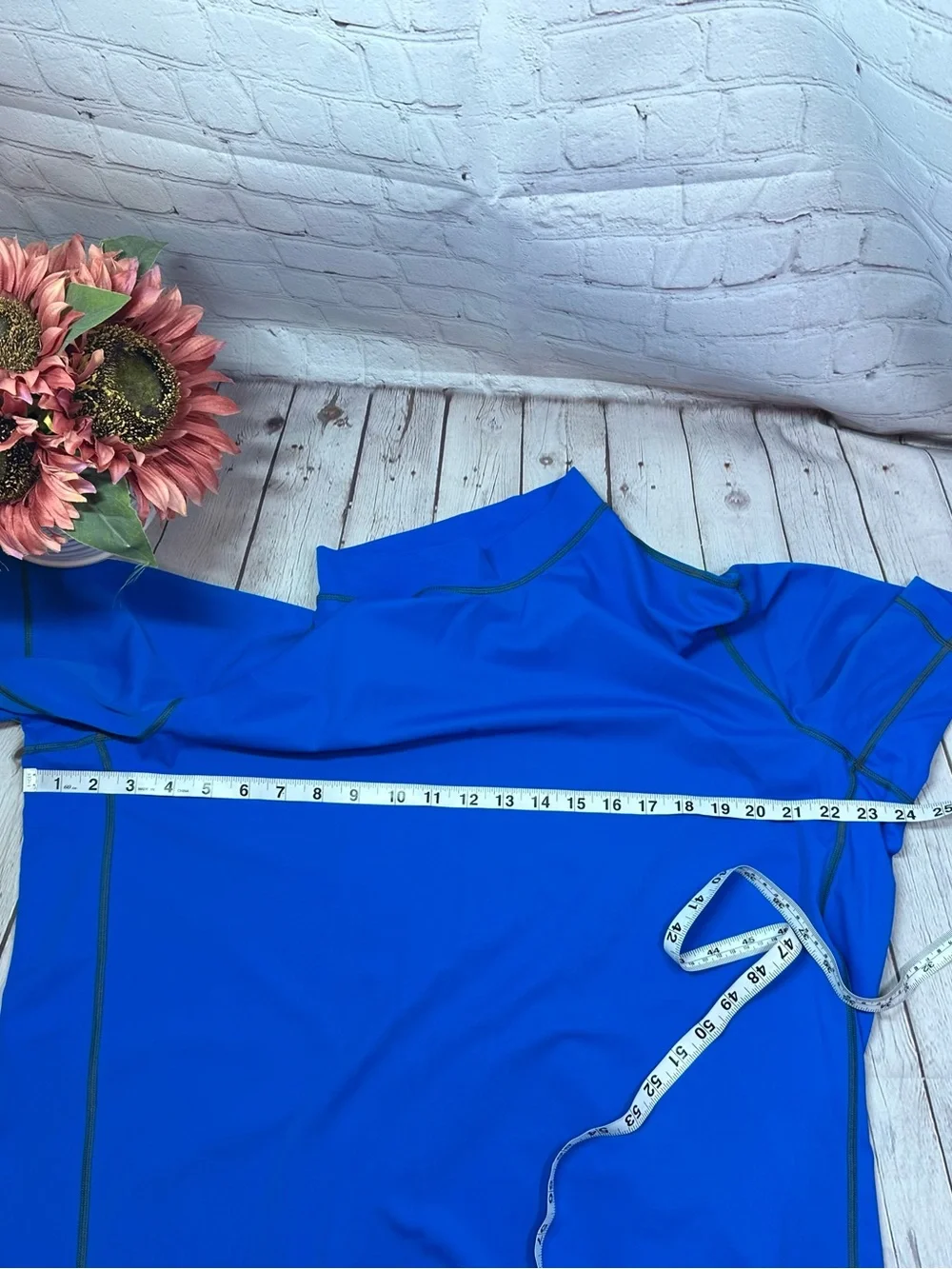 Lands' End Blue Short-Sleeve Rash Guard Mens XL outdoor beach surfer swimwear